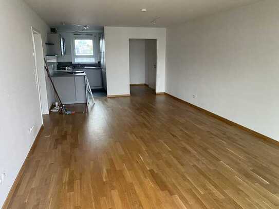 Moderne 4-Zimmer-Wohnung mit großem Balkon und TG-Stellplatz in zentraler Lage