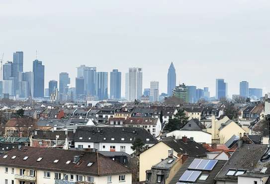 Geschmackvolle, sanierte 3-Raum-Wohnung mit gehobener Innenausstattung mit EBK in Frankfurt am Main