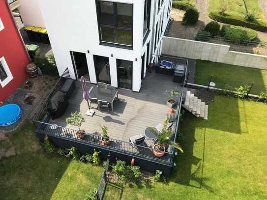 Neu sanierte 115 m² Terrassenwohnung, Bauhausstil, Rösberg