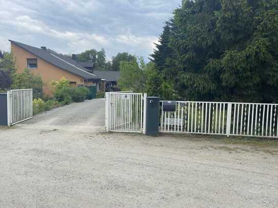 Einfamilienhaus mit großem Garten