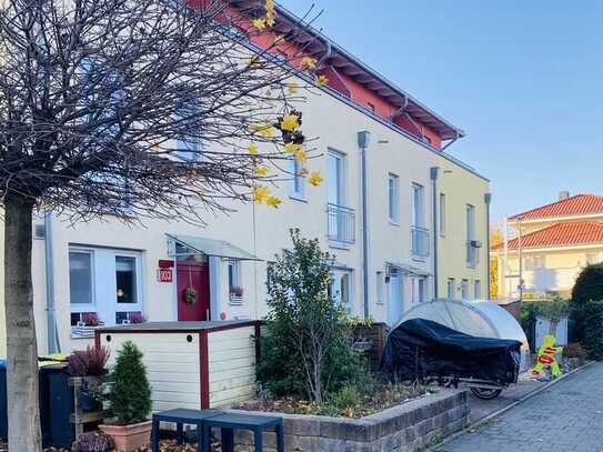 Haus im mediterr. Jakobsviertel von Köln Neu-Widdersdorf (Auslandsumzug; provisionsfrei; Energie: A)