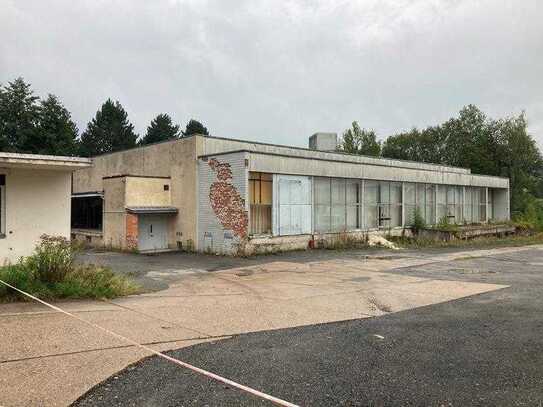 Sanierungsbedürftige Gewerbehalle in Thermalbad Wiesenbad OT Wiesa