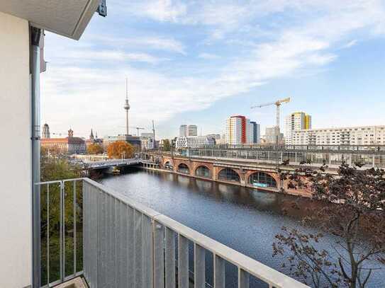 Blick auf die Spree: 4-Zimmer-Neubau mit Loggia, Balkon, TG-Stellplatz - Rungestraße, Berlin Mitte