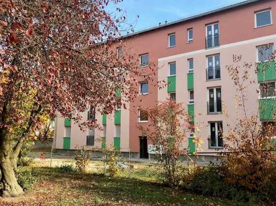 2 Zimmerwohnung mit Wohnküche, Tageslichtbad, Dusche und Badewanne ohne Balkon in Langen