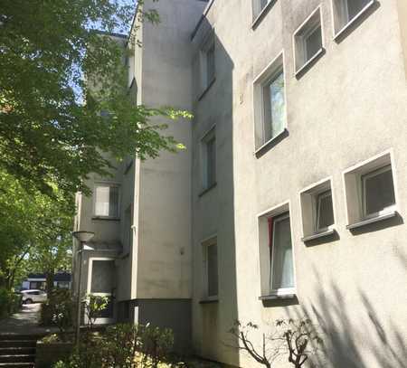 Schöne 2 Zimmer-Wohnung in Schildesche mit Balkon zu vermieten.