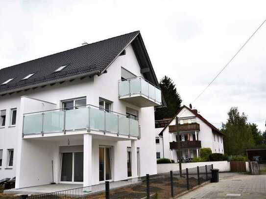 Neuwertige Wohnung mit vier Zimmern und Balkon in Moosburg