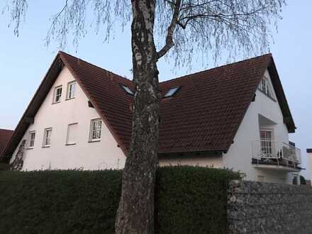Top-Wohnung (OG & DG) in Bestlage in kleiner Stadtvilla