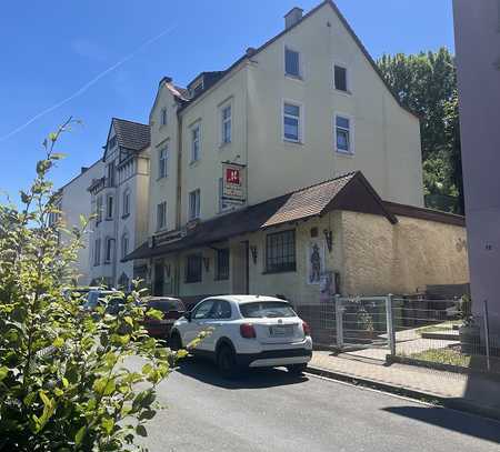 Mehrfamilienhaus mit 5 Apartements, zwei Wohnungen, Gaststätte , Kegelbahn und Festsaal