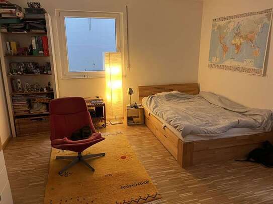 25qm Zimmer Souterrain fuer 5 Monate, im Anschluss in gleicher Wohnung ein 11qm Zimmer unbefristet