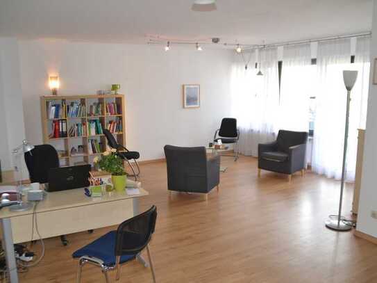 Schöne 2,5-Zimmer-Wohnung, ca.79 qm, in Wenden-Zentrum