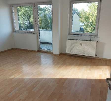 Schöne 4 Zimmerwohnung mit Balkon