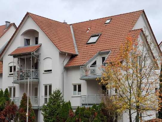 Sonnige, frisch renovierte 2-Zimmer-Wohnung mit Balkon und EBK in Leingarten