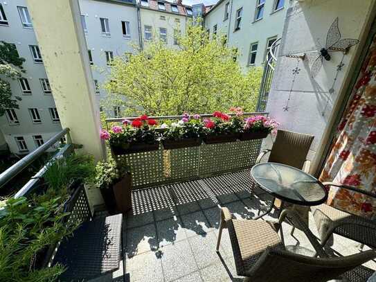 Gemütliche Eigentumswohnung im 3. OG mit Aufzug und Sonnenbalkon in Friedrichshain!