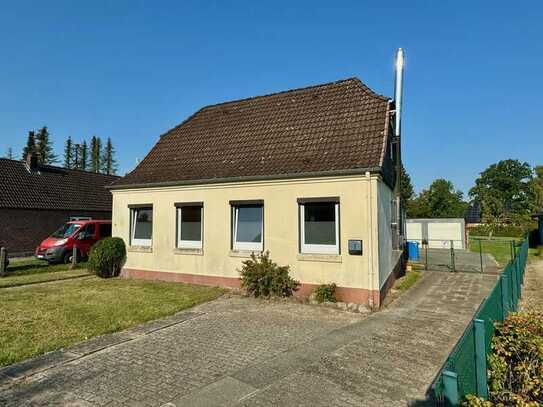 Einfamilienhaus mit Wintergarten und Garagenstellplätzen zum Wohlfühlen.