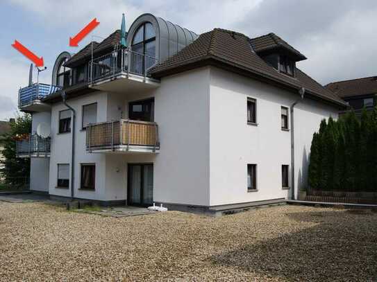 Sehr schöne 3-Zimmer-Dachgeschoß-Wohnung mit Balkon + kleiner EBK in Limburg