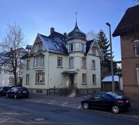 Attraktive 3-Zimmer-DG-Wohnung in Villingen-Schwenningen an schöner Allee