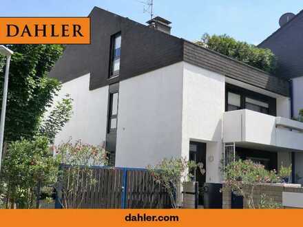 Exklusives Architektenhaus mit Seltenheitswert: Großzügiges Anwesen in begehrter Stadtlage