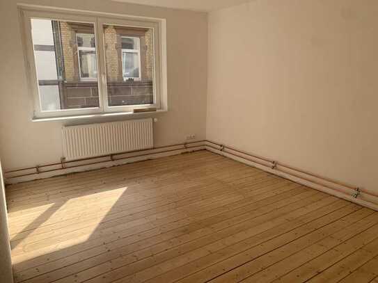 Helle, frisch sanierte 4-Zimmer-Wohnung in der Innenstadt