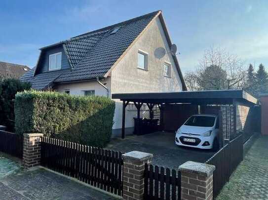 Großzügige 2 Zimmer-Wohnung mit Carport und kleinem Gartenanteil zu mieten!