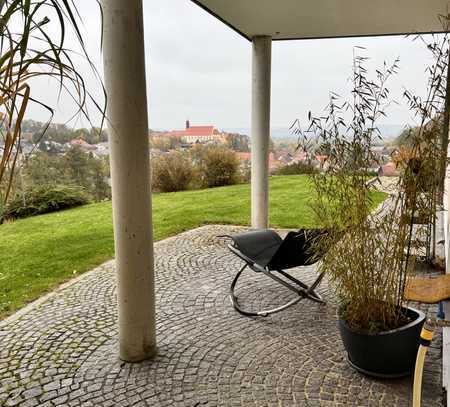 Attraktive 2,5-Zimmer-Wohnung mit Terrasse, Garten und EBK in Niederviehbach