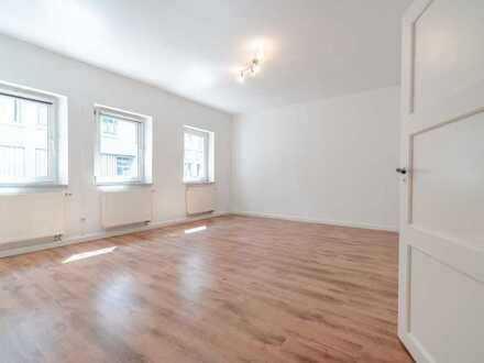 Erstbezug nach Sanierung: attraktive 2-Zimmer-Erdgeschosswohnung mit EBK in Nürnberg