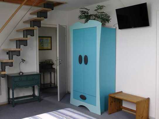 Schöne und gepflegte 3-Raum-Maisonette-Wohnung mit gehobener Innenausstattung in Solingen