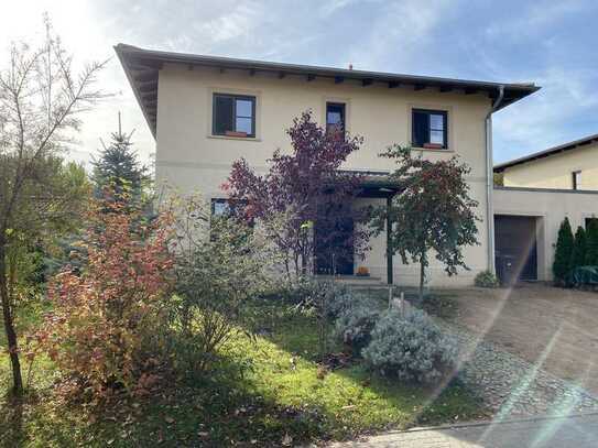 Freundliches 5-Zimmer-Einfamilienhaus mit liebevoll gestaltetem Garten in Caputh