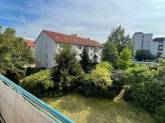 *** NEUER KAUFPREIS ! *** Provisionsfre ! Sonnige 3,5- Raum-ETW mit Balkon zum Selbstbezug im 1.OG