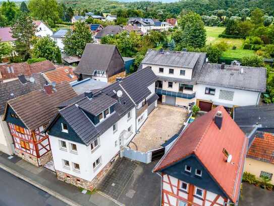 Zwei leerstehende Einfamilienhäuser mit Garten in schöner Ortslage von Biebertal-Fellingshausen