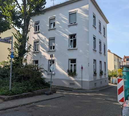 Mehrfamilienhaus in Oberrad mit Erweiterungsmöglichkeiten