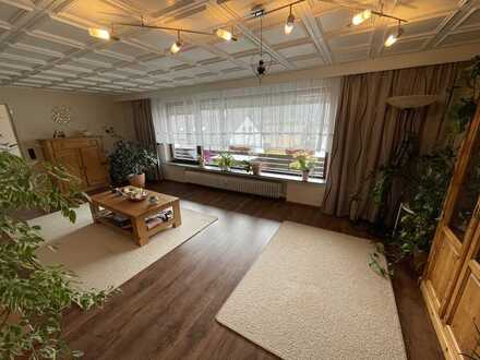 Geräumige und gepflegte 3-Raum-Terrassenwohnung mit EBK und Balkon