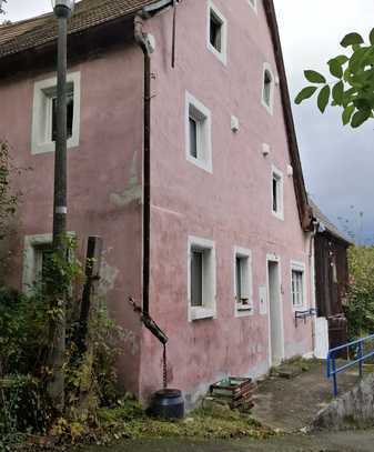 Günstiges sanierungsbedürftiges Einfamilienhaus in Hartenstein