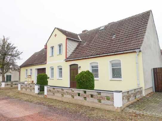 Bauernhaus in der grünen Altmark