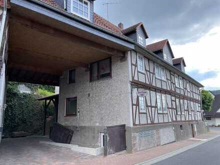 Modernisiertes Wohn- und Geschäftshaus mit viel Potential in Wesertal-Lippoldsberg