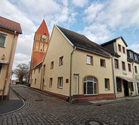 3 Zimmer-Wohnung im Herzen von Grimmen zu vermieten