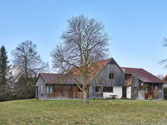 Zwischen Herrsching und Weilheim – großzügiges Landhaus auf 4.000 qm Grund in Fischen am Ammersee