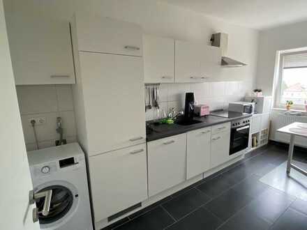 schöne Wohnung mit großem Balkon, EBK möglich (Ablöse vom Vormieter)