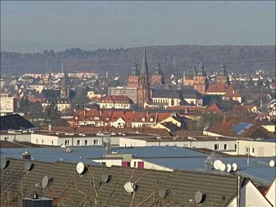 3,5-Zimmer Maisonettewohnung mit Balkon und Dachterrasse