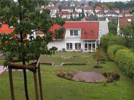 Einfamilienhaus & ELW in traumhafter Lage unterhalb vom Killesberg auf 1.100 m² Grundstück