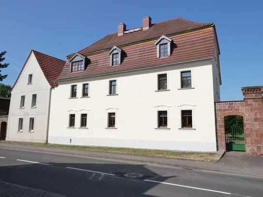 Günstige, vollständig renovierte 3-Raum-Wohnung mit gehobener Innenausstattung in Könnern