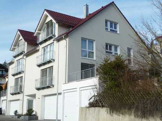 Exklusiv ausgestattete, neuwertige 3,5-Zimmerwohnung mit EBK u. ca. 20 m² Terrasse