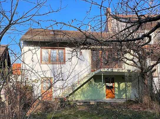 Ein Haus zum renovieren - Südwest-Grundstück mit Bachlauf