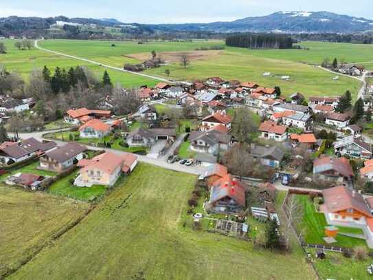 Baugrundstück mit unverbautem Blick ins Grüne