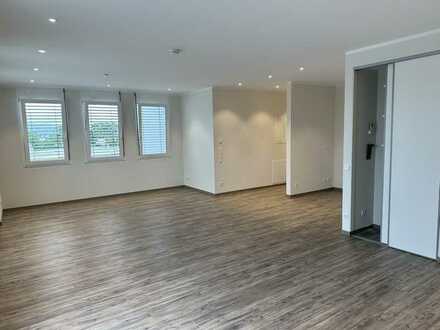 Helle modernisierte 3- Zimmer Penthouse Wohnung in Viernheim