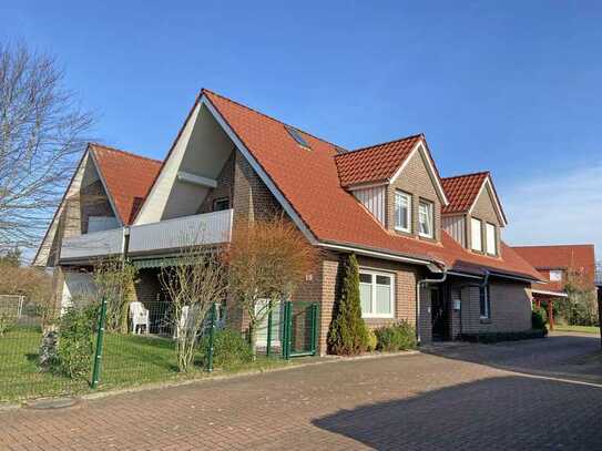 Hooksiel: Schicke, großzügige, ebenerdige Wohnung mit kleinem Garten in absolut ruhiger Lage!