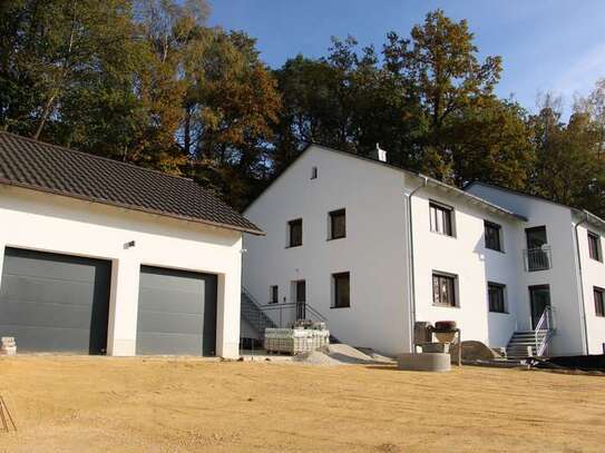 Stilvolle 3-Zimmer-Wohnung mit gehobener Innenausst. mit Wintergarten und Terrasse in Ergoldsbach