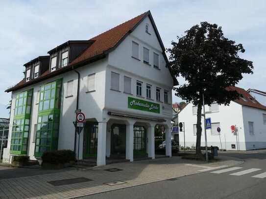 Ladengeschäft in der Ortsmitte von Esslingen Zell