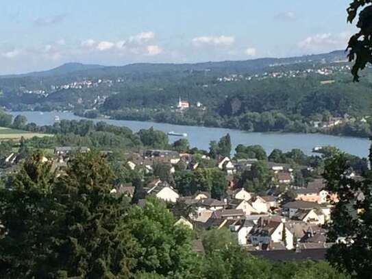 Die besondere Wohnung mit atemberaubendem Rheinblick und riesiger Terrasse