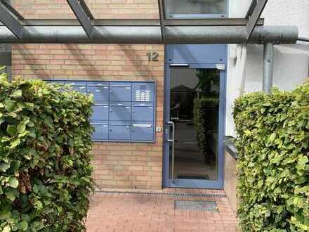 Zentral gelegene 2-Zimmer-Wohnung mit Terrasse und Einbauküche in Köln-Rodenkirchen