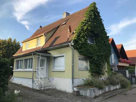 Einfamilienhaus mit 3 Garagen und Garten in Durmersheim